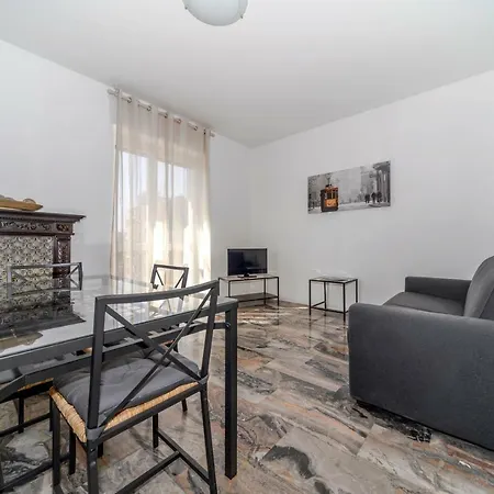 Rembrandt Apartment